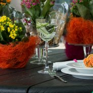 Kleurrijke horeca aankleding close-up -  buiten