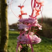 Baltica two stems designs outside Nelleke Bontje Deliflor Flower Factor