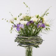 Wit en paars Freesia boeket
