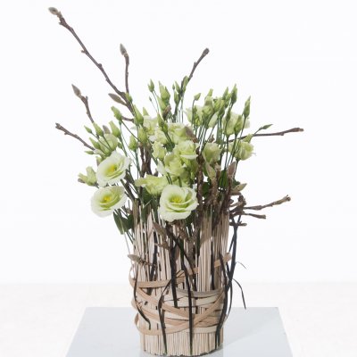 Bloemwerk met witte Lisianthus