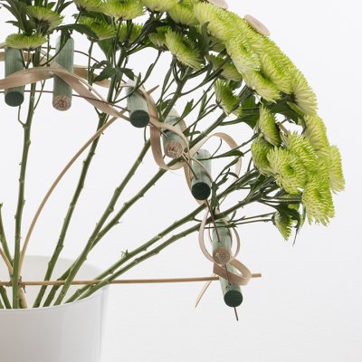 Groen gebogen boeket met Chrysant Cocoon