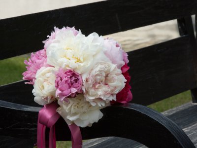 Elegant bruidsboeket met pioenen
