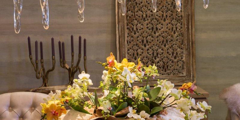 Orchideeën in landelijk chique stijl