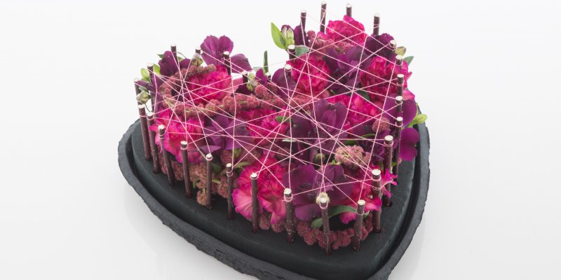 Een hart vol Alstroemeria en Anjers