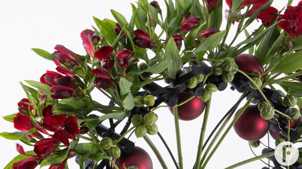 Waaiervormig Alstroemeria kerst boeket close-up