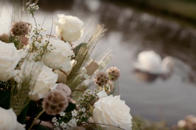 Feestelijk rozenarrangement