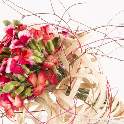 Boeket met anjers van HilverdaKooy