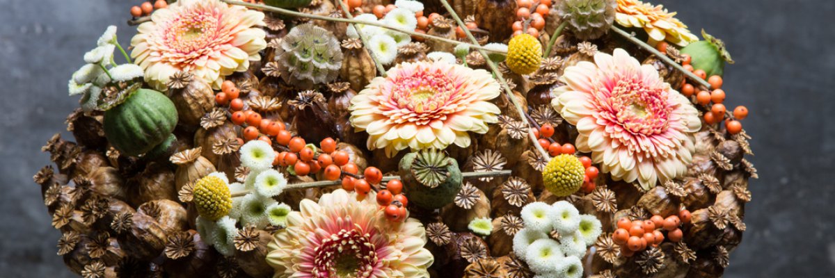 Bouquet in a poppy seed frame
