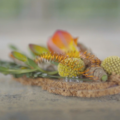 Kleurrijke bruidegom corsage 