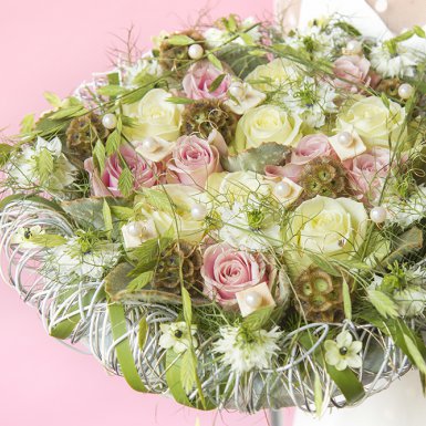 Modern bruidsboeket met frame