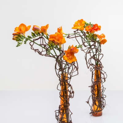 Twee oranje vaasjes