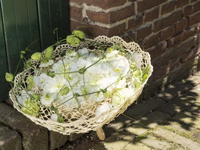 Bruidsboeket met spierwitte Magnum Chrysanten