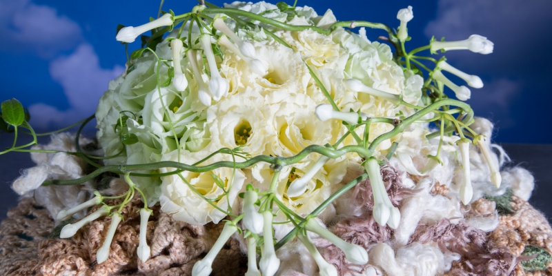 Flower arrangement with Lisianthus