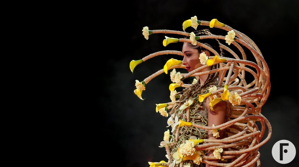 IFFF2016 dress with carnations and calla by Pim van den Akker