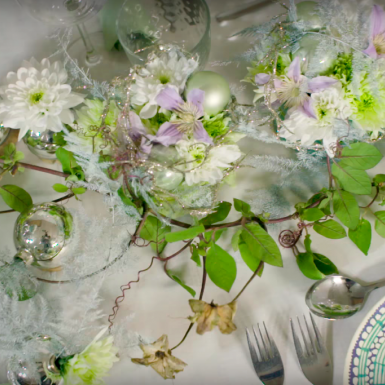 Feestelijke tafelaankleding met Baltica chrysanten