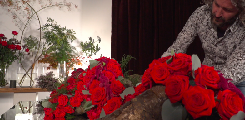 Glamoureus Red Eagle bloemwerk