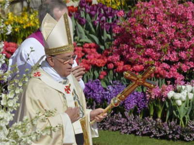 Vaticaan gaat bloemen recyclen